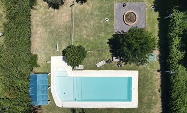 CASA QUINTA EN VENTA EN 20 DE JUNIO , PARQUE Y PILETA