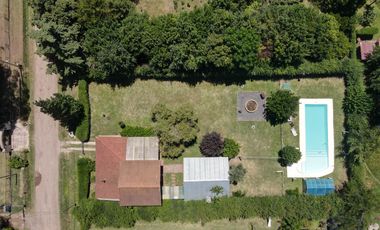 CASA QUINTA EN VENTA EN 20 DE JUNIO , PARQUE Y PILETA