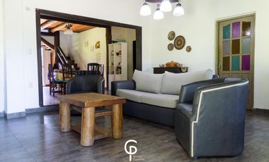 CASA QUINTA EN VENTA EN 20 DE JUNIO , PARQUE Y PILETA