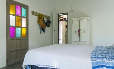 CASA QUINTA EN VENTA EN 20 DE JUNIO , PARQUE Y PILETA