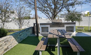 CASA EN RENTA DE 3, SEMI AMUEBLADA EN DOMINIO CUMBRES . GRACIA, NL