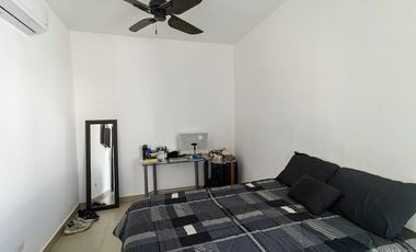 CASA EN RENTA DE 3, SEMI AMUEBLADA EN DOMINIO CUMBRES . GRACIA, NL