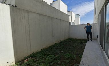 CASA EN RENTA DE 3, SEMI AMUEBLADA EN DOMINIO CUMBRES . GRACIA, NL