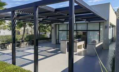 CASA EN RENTA DE 3, SEMI AMUEBLADA EN DOMINIO CUMBRES . GRACIA, NL