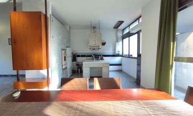 Casa 4 ambientes con cochera en venta en Quilmes