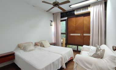 Casa 4 ambientes con cochera en venta en Quilmes