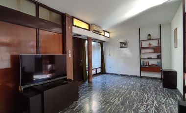 Casa 4 ambientes con cochera en venta en Quilmes
