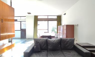 Casa 4 ambientes con cochera en venta en Quilmes