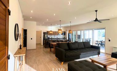 Venta - Casa 6 Ambientes Con Pileta - Costa Esmeralda Ecuestre