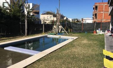 CASA SOBRE LOTE EXTERNO EN NUEVO QUILMES