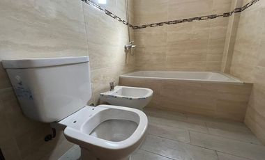 Avenida Mitre 1660, Avellaneda ¡Dos ambientes al contrafrente en venta!