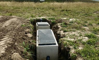 Venta terreno Cochasquí, 60ha para florícola junto a canal de riego