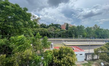 Alquiler - Impecable 3 ambientes con balcón y cochera en Devoto