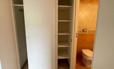 Alquiler - Impecable 3 ambientes con balcón y cochera en Devoto