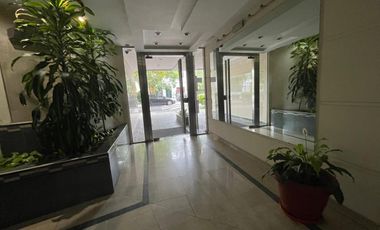 Alquiler - Impecable 3 ambientes con balcón y cochera en Devoto