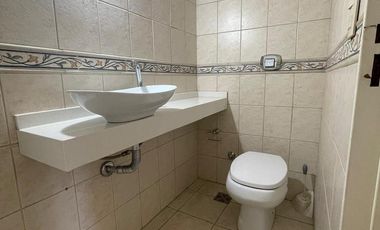 Alquiler - Impecable 3 ambientes con balcón y cochera en Devoto