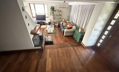 CASA 5 AMBIENTES EN VENTA  EN QUILMES CENTRO