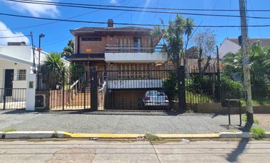 CASA 5 AMBIENTES EN VENTA  EN QUILMES CENTRO