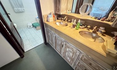 CASA 5 AMBIENTES EN VENTA  EN QUILMES CENTRO