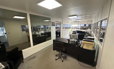 Oficina comercial en Costanera norte