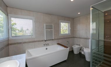 Casa en Nordelta al Agua