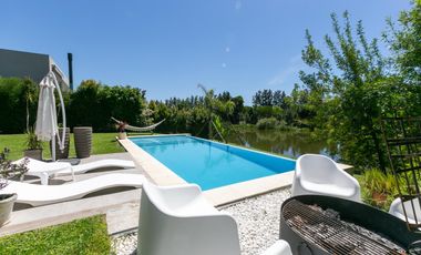 Casa en Nordelta al Agua