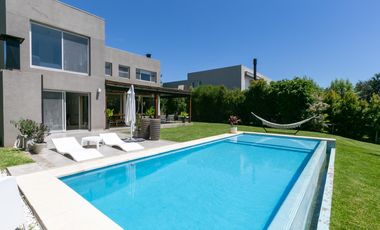 Casa en Nordelta al Agua