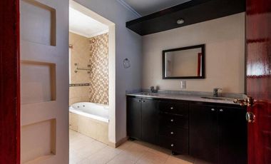 Espectacular casa a metros del Parque Lineal