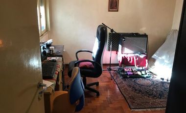 Casa en  Turdera con Local terraza y cochera