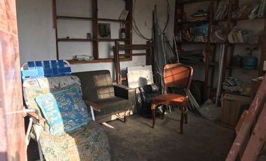 Casa en  Turdera con Local terraza y cochera