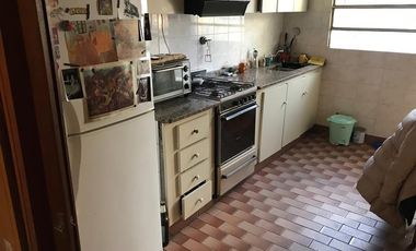 Casa en  Turdera con Local terraza y cochera