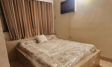 Casa en terreno de 800 m2 c/ pileta e ingreso por 2 calles