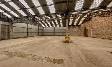 Alquiler - Depósito - 1920 m2 - Valentin Alsina