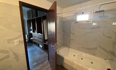 Departamento 2 ambientes con cochera en venta en Quilmes