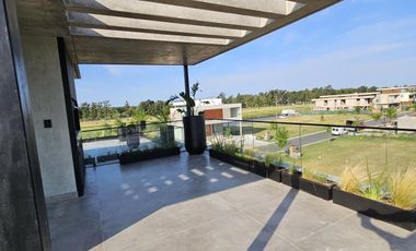 Casa en El Yacht Nordelta en venta