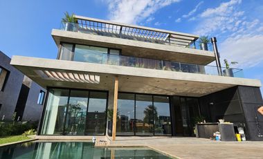 Casa en El Yacht Nordelta en venta