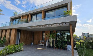 Casa en El Yacht Nordelta en venta