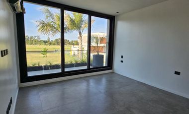 Casa en El Yacht Nordelta en venta