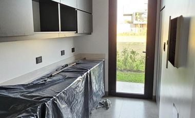 Casa en El Yacht Nordelta en venta