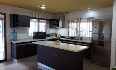 Espectacular casa de 4 dormitorios a la venta en Ibarlucea