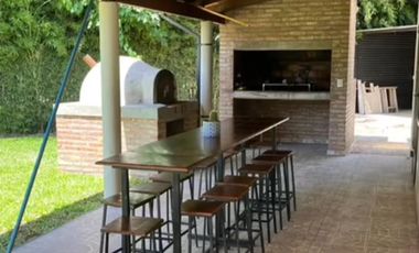 Espectacular casa de 4 dormitorios a la venta en Ibarlucea