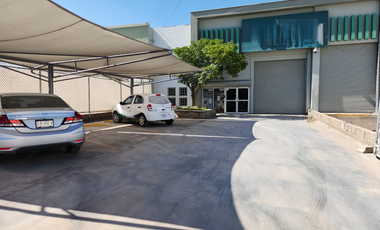 BODEGA COMERCIAL CON OFICINAS AVE. INDUSTRIAS