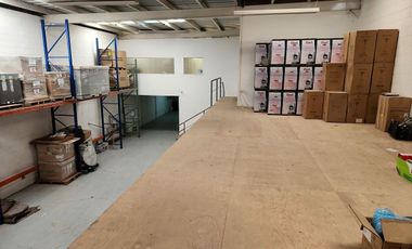 BODEGA COMERCIAL CON OFICINAS AVE. INDUSTRIAS