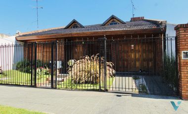 Casa en Venta en Padua 4 ambientes con quincho APTO CREDITO