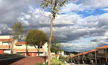 SE VENDE  BONITA CASA  EN COLINA ESMERALDA
