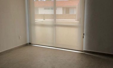 SE VENDE  BONITA CASA  EN COLINA ESMERALDA