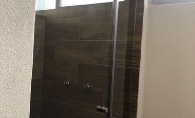SE VENDE  BONITA CASA  EN COLINA ESMERALDA