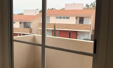 SE VENDE  BONITA CASA  EN COLINA ESMERALDA