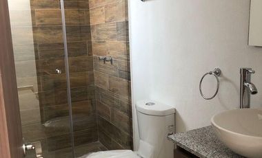 SE VENDE  BONITA CASA  EN COLINA ESMERALDA