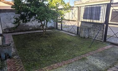 Casa en J.B. Vago al 600, Temperley Oeste